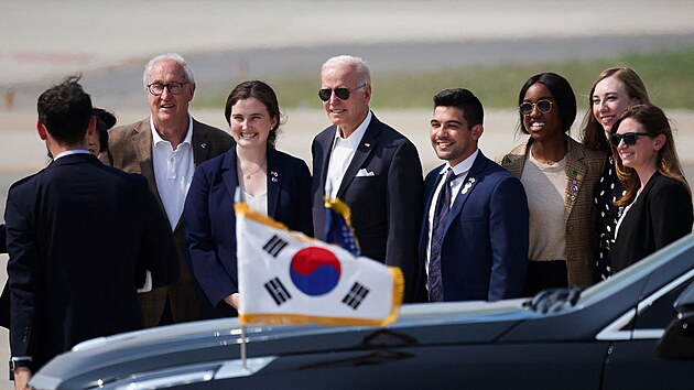 Americký prezident Joe Biden zahájil svou první asijskou cestu ve funkci prezidenta ve čtvrtek návštěvou Jižní Koreje. Fotografie je pořízena před odletem do Japonska. (22. května 2022)