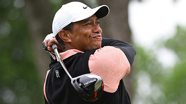 Tiger Woods zahrv svj der z druhho odpalit bhem tetho kola turnaje PGA Championship.