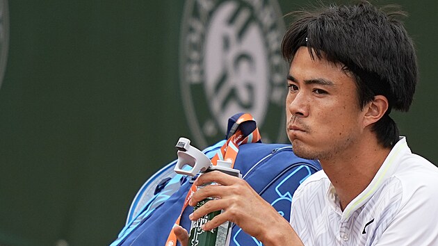 Japonský tenista Taro Daniel se připravuje na svůj první zápas na Rolland Garros 2022.