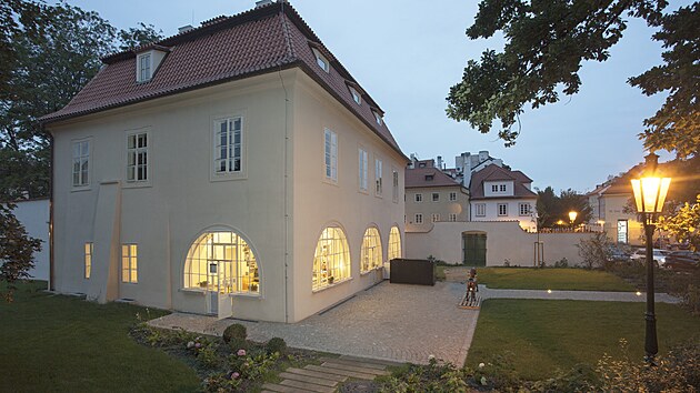 Werichova vila stoj v historickm centru Prahy na ostrov Kampa u vce ne 450 let. 