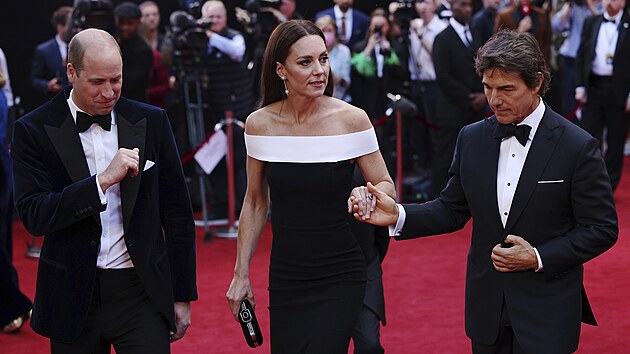 Princ William, vévodkyně Kate a Tom Cruise na premiéře filmu Top Gun: Maverick (Londýn, 19. května 2022)