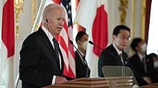 Prezident Joe Biden hovoí bhem tiskové konference s japonským premiérem...