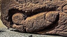 Kámen se starov�kým sprostým graffiti objevili výzkumníci na nalezi�ti...