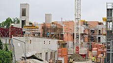 Stavba nových bytových domů ve Zlíně.