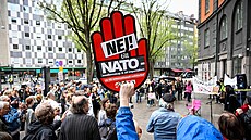 Několik stovek demonstrantů se shromáždilo na demonstraci proti členství v NATO... | na serveru Lidovky.cz | aktuální zprávy