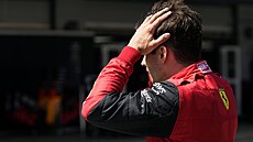 Charles Leclerc po nuceném odstoupení ze závodu Velké ceny Španělska.
