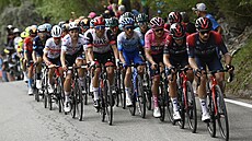 Momentka z 15. etapy cyklistického závodu Giro.