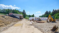 Stavba nového objektu památníku Plo�tina (kv�ten 2022)