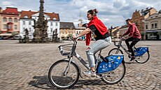 Od kvtna si zájemci ve Dvoe Králové mohou zapjit jízdní kola Nextbike. Na...