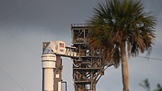 Kosmická lo CST-100 Starliner na raket Atlas V spolenosti United Launch...