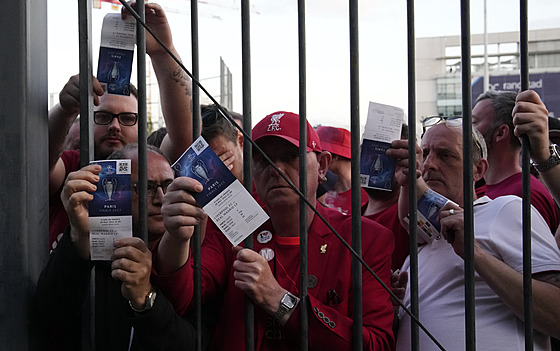 VDY MÁME LÍSTKY. Liverpooltí fanouci, kteí nebyli vputni na Stade de...