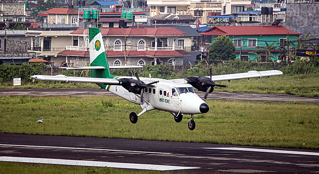 V Nepálu našli v troskách havarovaného letadla 20 těl, hledají ještě dva lidi