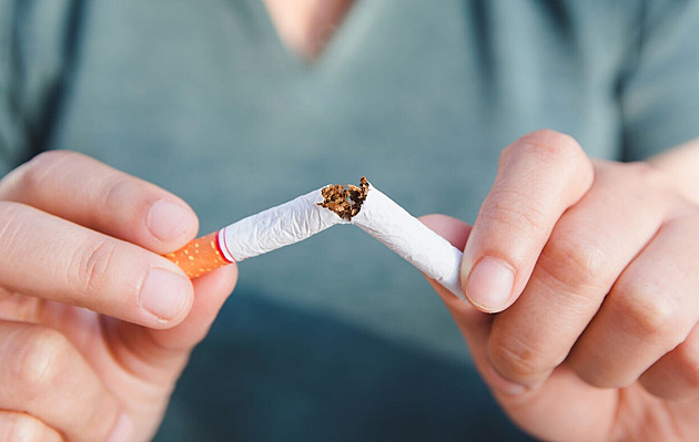 Kvůli kouření v Česku předčasně umřou tisíce lidí. Častěji chudší muži