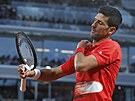 Srbský tenista Novak Djokovi ve tvrtfinále Roland Garros
