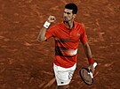 Srbský tenista Novak Djokovi se raduje ze získané sady ve tvrtfinále na...
