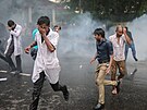 Srílanská policie na demonstranty pouila slzný plyn. (29. kvtna 2022)