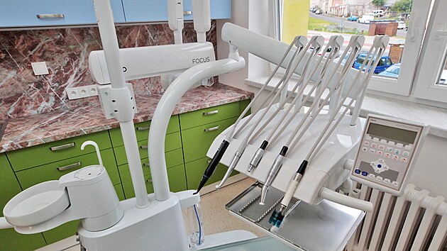 Oteven nov zubn ordinace v jchymovskm zdravotnm stedisku. (31. kvtna 2022)