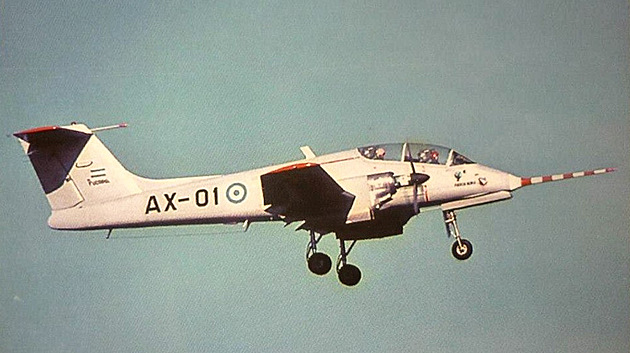 IA-58 Pucar, prvn prototyp