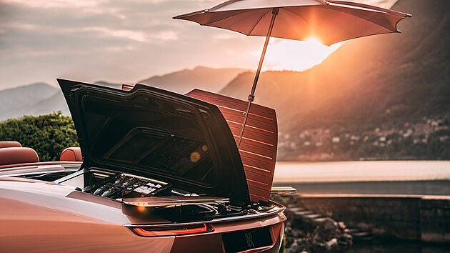 Nejvt zvltnost nejdraho novho auta letonho roku Rolls-Royce Boat Tail je speciln slunenk na zdi.