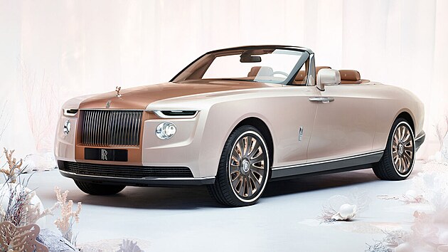 Cena zakzkovho Rolls-Royceu Boat Tail se bl stce 700 milion korun.
