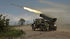 Ruský raketomet u obce Pantělejmonivka v Doněcké oblasti (28. května 2022) | na serveru Lidovky.cz | aktuální zprávy
