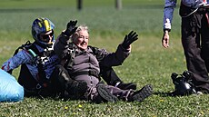Švédka Rut Larssonová se ve 103 letech stala nejstarším člověkem, který skočil... | na serveru Lidovky.cz | aktuální zprávy