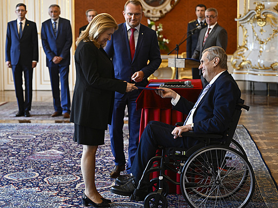 Prezident Miloš Zeman jmenoval členy bankovní rady České národní banky. (8....