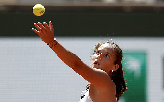 Ruska Darja Kasatkinová bhem semifinále Roland Garros.
