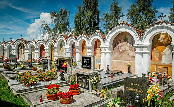 Albrechtice nad Vltavou a jejich kaplikový hbitov.