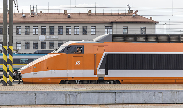 Historické TGV muselo v Česku do servisu. Při brždění obulo kola, oprava proběhla na soustruhu