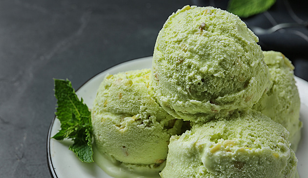 VIDEO: Snadný návod, jak si doma připravit výbornou pistáciovou zmrzlinu