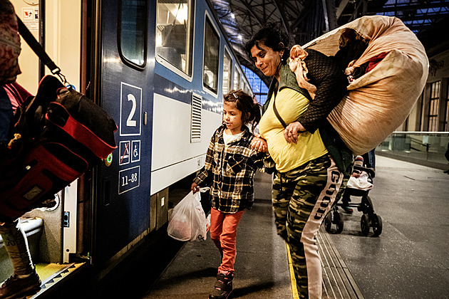 Kapacity jsou vyčerpány. Česko straší další uprchlická vlna, nemá ubytování