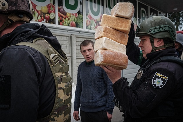 Řekni paljanycja! Ruské diverzanty Ukrajinci odhalí podle názvu pro svůj chleba