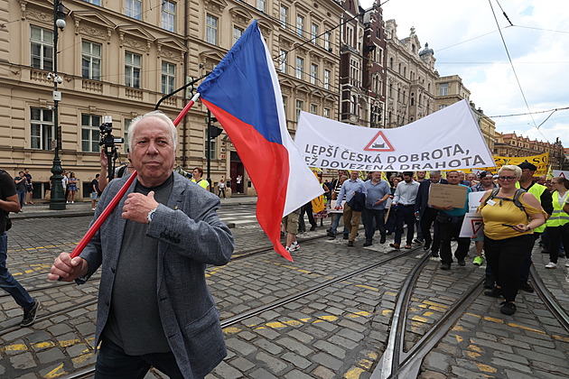 Odborář Dufek chce zaplnit Prahu až tisícem traktorů, protest omezí dopravu