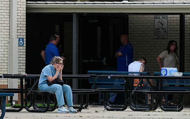 Střelba v areálu nemocnice v Oklahomě. Útočník zabil čtyři lidi, další zranil
