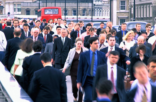 Londýňané se nechtějí vzdát práce z domova. Dojíždění jim ubírá čas i peníze