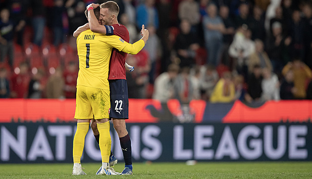 Česko - Švýcarsko 2:1, kuriózní góly a skvělý Vaclík. Hosté v závěru tlačili