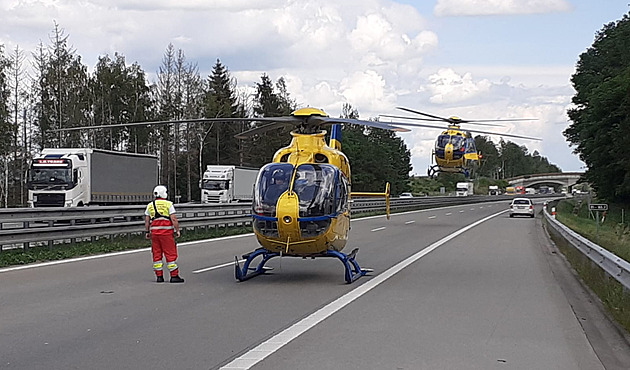 Dálnice D1 byla kvůli nehodě na Pelhřimovsku téměř dvě hodiny neprůjezdná