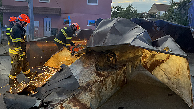 Na jihu Moravy se přehnala silná bouře, zničila střechu rodinného domu