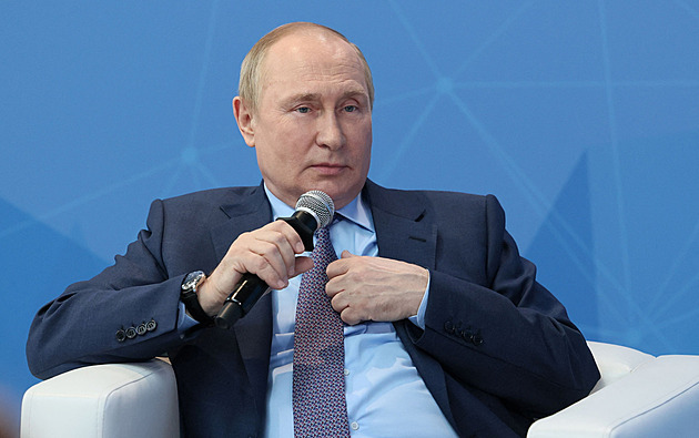Putin se přirovnal k Petru Velikému. I naším údělem je navracet, usmál se