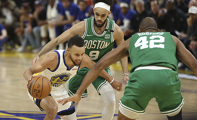 Finále NBA odstartovala výhra basketbalistů Bostonu na půdě Golden State