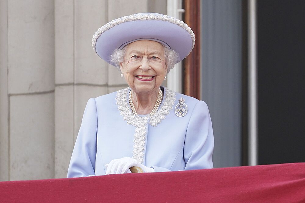 Online: Zemřela královna Alžběta II.