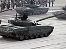 Ruská modernizace tanku T-72 s oznaením T-72B3 z roku 2021, neoficiáln...