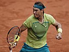 panl Rafael Nadal se raduje ze zisku prvního setu ve finále Roland Garros.