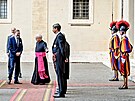 Premiér Petr Fiala pijel do Apotolského paláce ve Vatikánu, aby se setkal s...