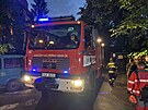 Ve Skelné ulici v Jablonci nad Nisou zasahují hasii, policie a záchranái. (7....
