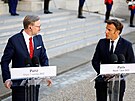 eský premiér Petr Fiala se seel s francouzským prezidentem Emmanuelem...