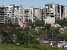 Tce pokozené obytné budovy v Mariupolu (30. kvtna 2022)