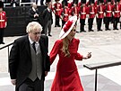 Krom královské rodiny dorazily i dalí osobnosti, mezi nimi premiér Boris...
