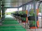 �adu nab�jec�ch stojan� pro elektromobily vybudovala spole�nost �EZ v n�kupn�m...